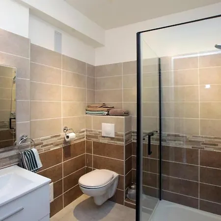 Apartment A Ensoleille Proche Centre Et